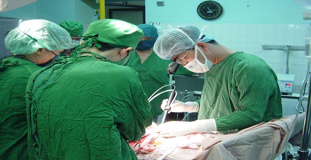 96年1月22日肝臟移植團隊第一次赴越南河內國家兒童醫院協助活體肝臟移植