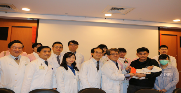 Pediatric Surgery and National Cheng Kung University Hospital held a press conference on January 24, 2017, "Two hospital  rescued a 52-day-old newborn with a successful rliver transplantation"��