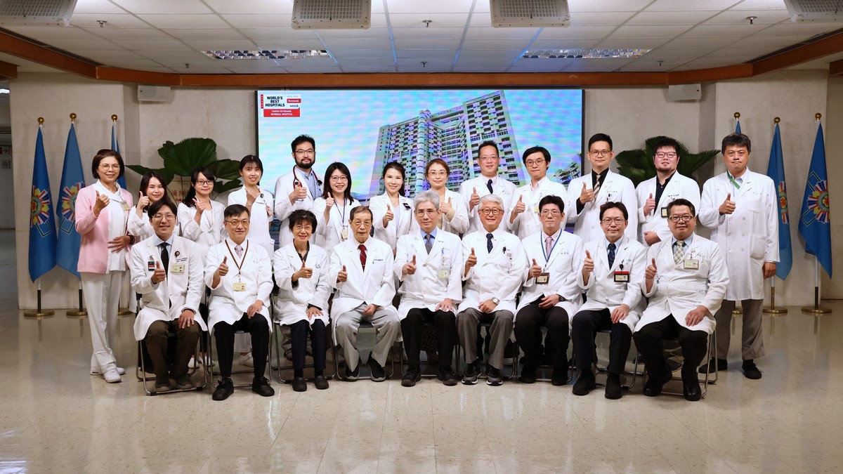 承先啟後，繼往開來！本院胃腫瘤醫學中心團隊合影��