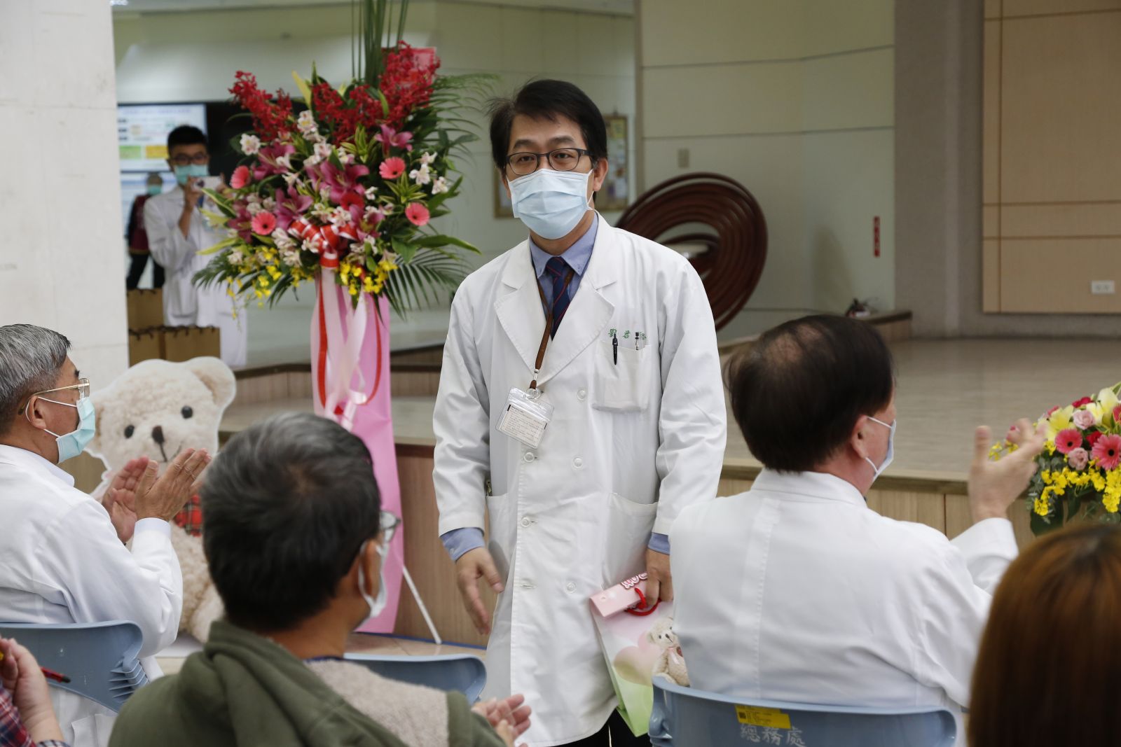 移植外科劉君恕主任出席「心傳真愛-109年器官捐贈感恩會」，表達對器官捐贈者大愛精神的感謝與追思。